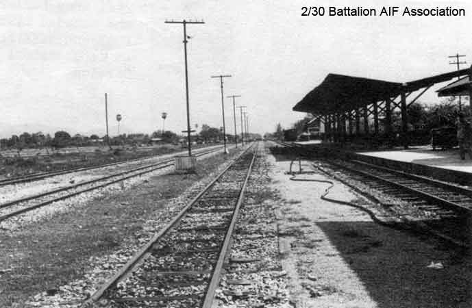 Makan 269
"Kanchanaburi railway station, the old camp site was on far left of the photo."
Keywords: 061222 Makan269