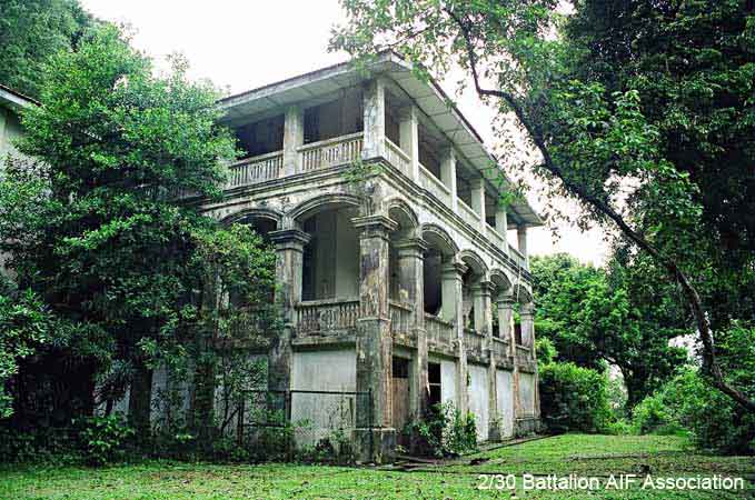 Blakang Mati
Disused colonial era building on Sentosa in 2003.
Keywords: 061226
