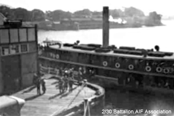 Embarkation at Woolloomooloo
HQ Company 2/30 Bn AIF leaves the ferry at Woolloomooloo Bay to embark on Johan Van Oldenbarnevelt (HMT FF), 29 July 1941
Keywords: Johan