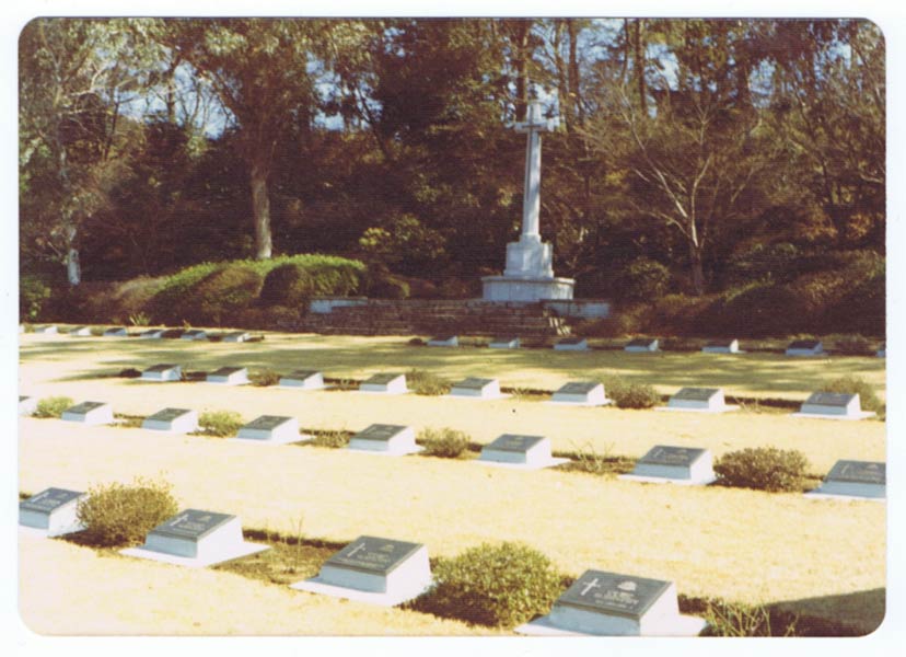 Yokohama War Cemetery, Japan
Keywords: 20101027a